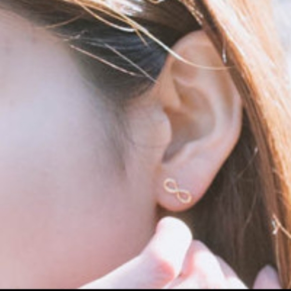 🍋 3 for $15!  Infinity gold studs - Picture 2 of 4